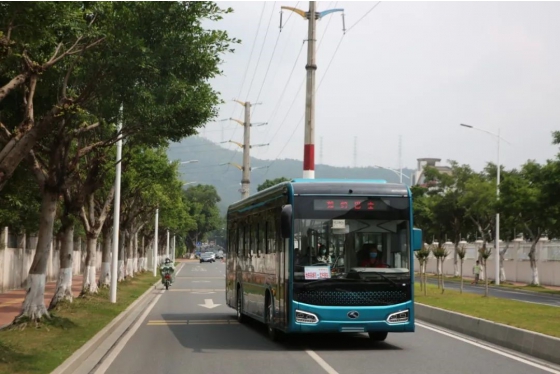 Автобусы King Long обеспечивают более удобные транспортные услуги для пассажиров в Гуанчжоу.
