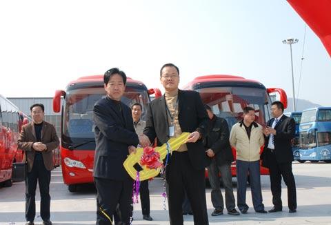 Средние автобусы Kinglong популярны в Гуйчжоу